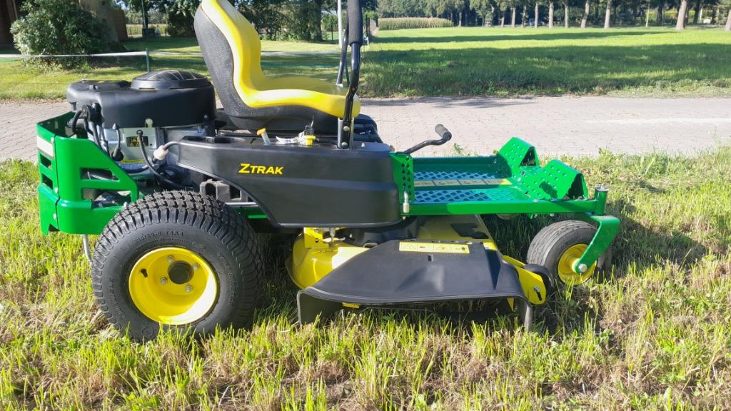 John Deere Z335E  Gazonmaaier, Zero Turn  Nieuw., Cirkelmaaier, Elektrische starter, Nieuw, Benzine-grasmaaier