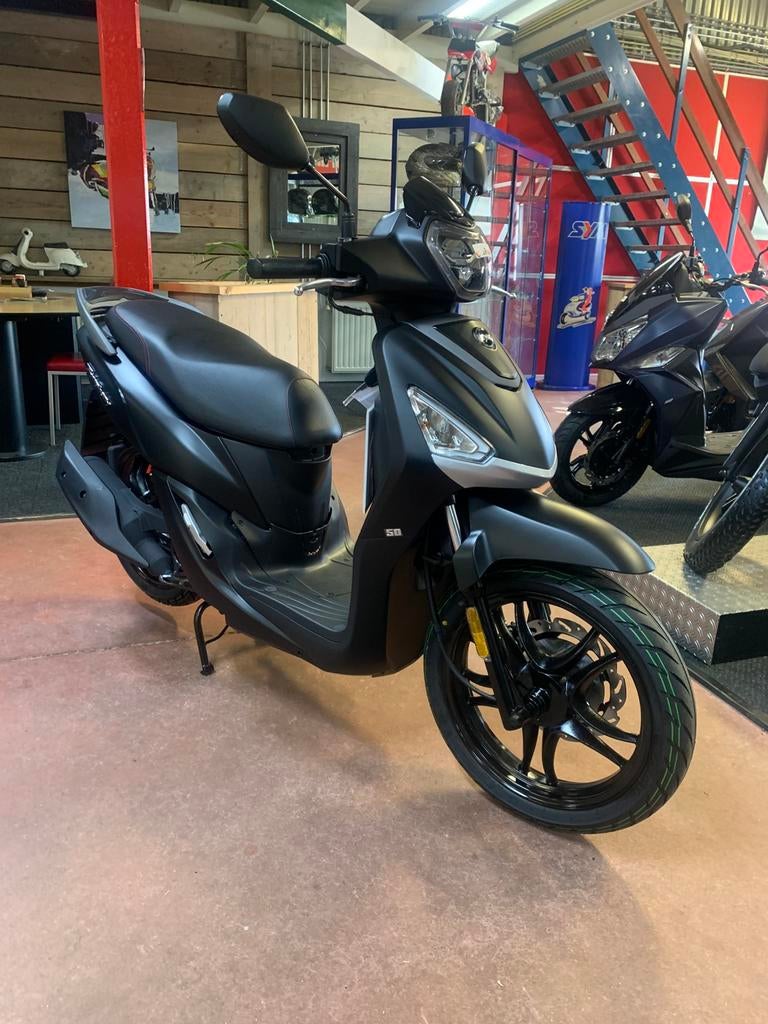 Gebro scooters: Sym symphony 45KM zwart euro5+ BJ2026, Fietsen en Brommers, Scooters | SYM, Nieuw, Overige modellen, Maximaal 45 km/u