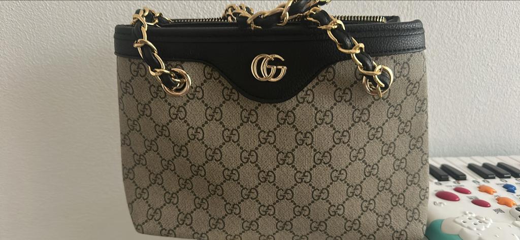 Gucci Handtas met ketting - Zo goed als nieuw!, Ophalen of Verzenden, Zo goed als nieuw, Zwart, Handtas
