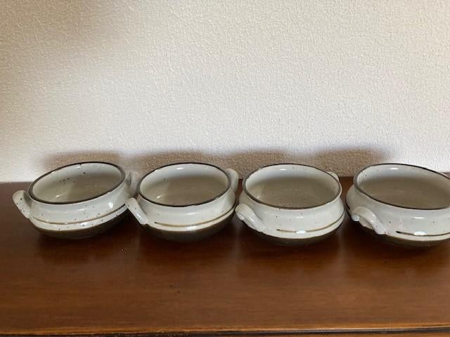 4 VINTAGE soepkommen met oortjes, Huis en Inrichting, Keuken | Servies, Ophalen of Verzenden, Zo goed als nieuw, Kom(men), Overige stijlen