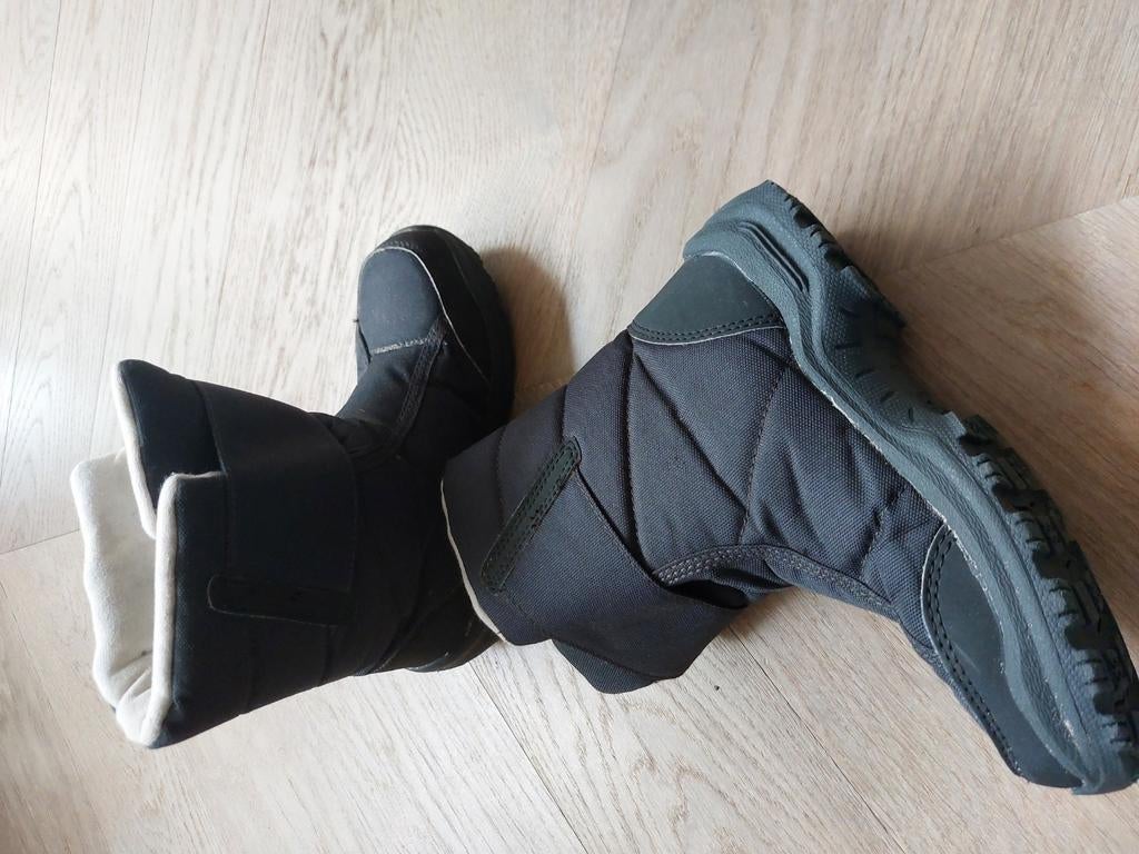 Sneeuwlaarzen maat 33 en 34, Gebruikt, Jongen of Meisje, Ophalen of Verzenden, Laarzen