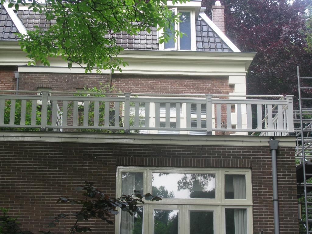 Foto 17 van Balkon,hekwerk,baluster,vide,veranda,hout,balustrade,leuning