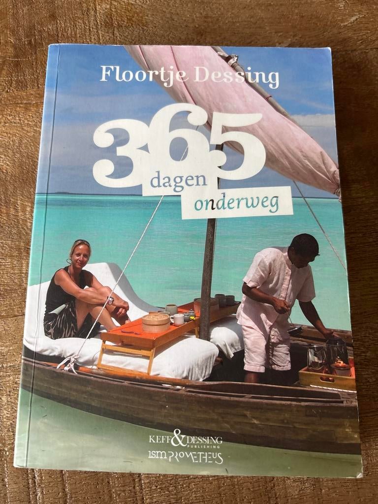 Floortje Dessing - 365 dagen onderweg, Boeken, Reisgidsen, Ophalen of Verzenden, Reisgids of -boek, Azië, Gelezen