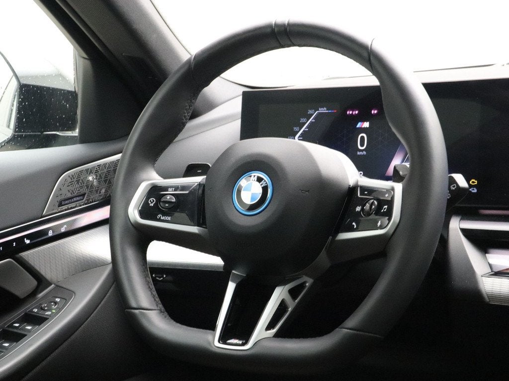 BMW 5 Serie 550e xDrive Touring SoH 100% (bj 2026), Auto's, BMW, Automaat, Gebruikt, Met garantie (alle), Overige brandstoffen
