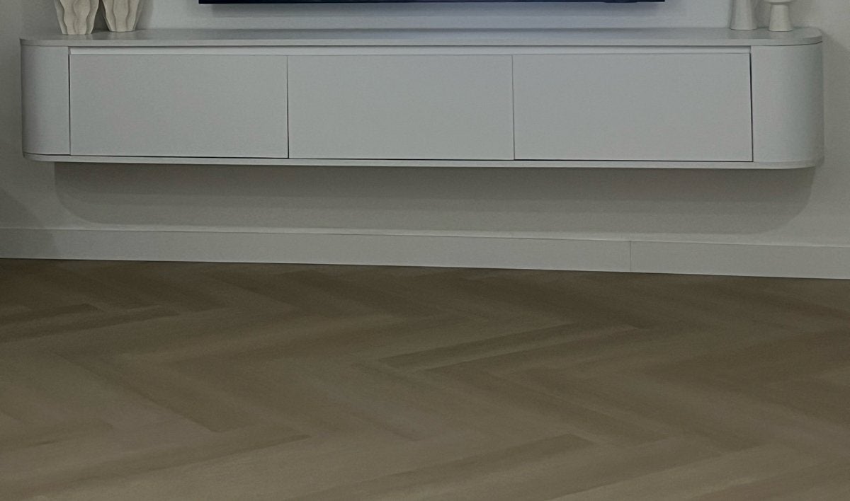Modern wit zwevend tv-meubel, Huis en Inrichting, Kunststof, 150 tot 200 cm, Ophalen of Verzenden, Zo goed als nieuw
