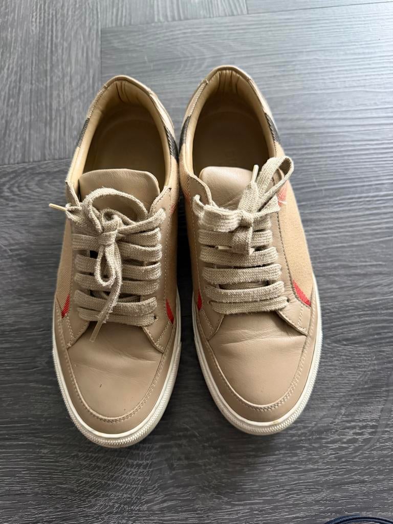 Burberry Sneakers Beige Maat 35, Ophalen of Verzenden, Zo goed als nieuw, Beige, Sneakers of Gympen