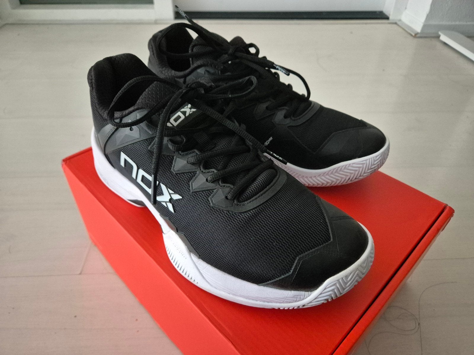 Nox ML10 Hexa Padel Schoenen Zwart Maat 43, Ophalen of Verzenden, Zo goed als nieuw, Padelschoenen