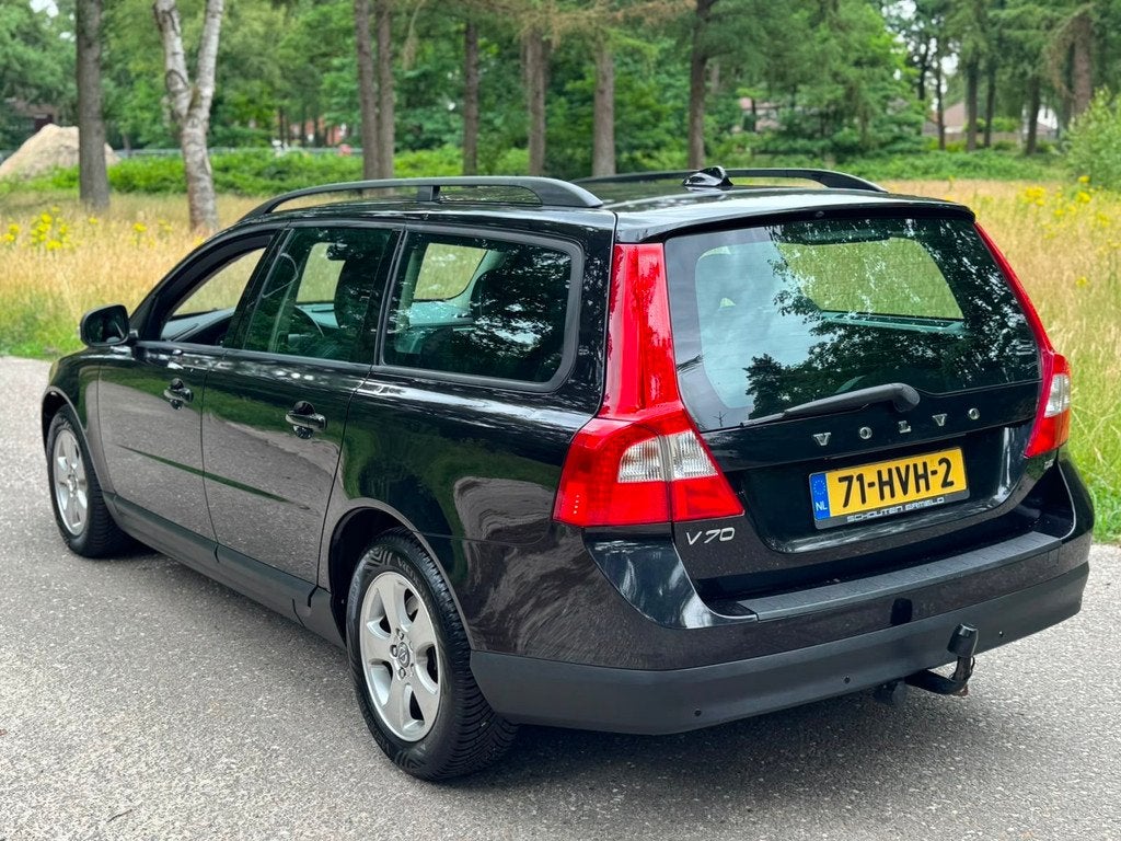 Volvo V70 2.4 D5 Kinetic 2009 Leer navi schakel zwart, Voorwielaandrijving, 15 km/l, Zwart, Zwart