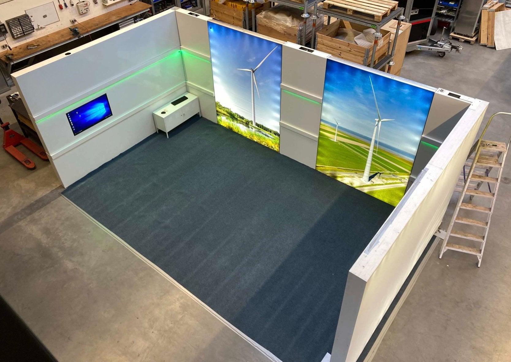 Profesionele beursstand 28m2 met verlichting en opberg kist, Ophalen, Zo goed als nieuw