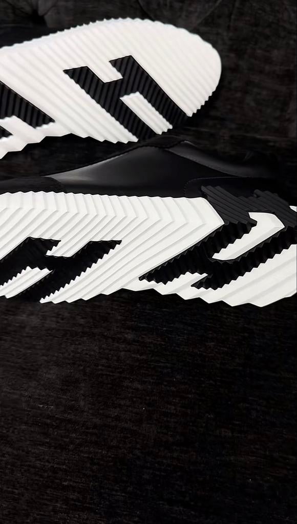 Stijlvolle Zwarte Sneakers met Witte Zool, Ophalen of Verzenden, Nieuw, Zwart, Sneakers of Gympen