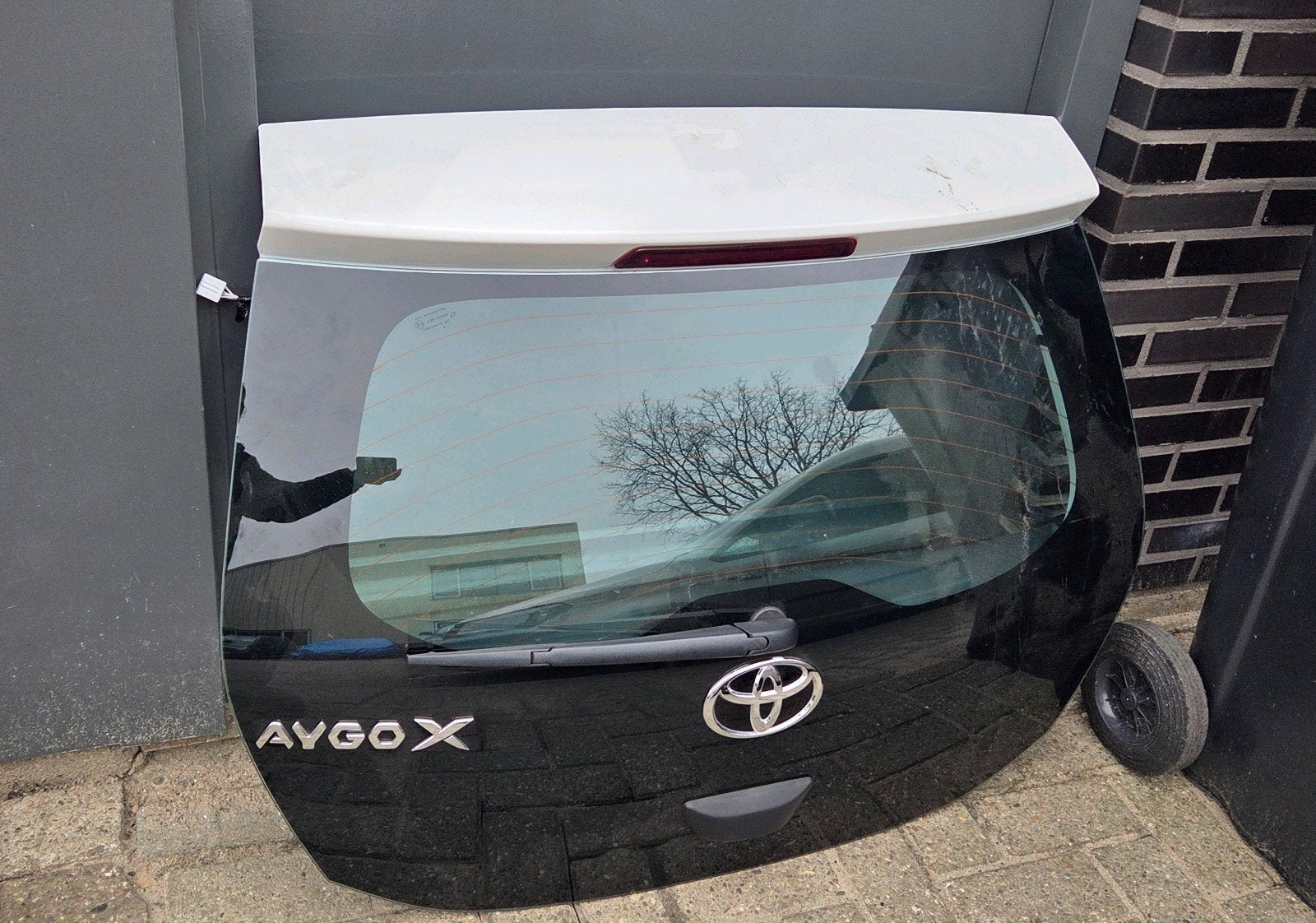 achterklep donker en blank glas Toyota Aygo X vanaf 2022, Gebruikt, Achterklep, Ophalen of Verzenden, Toyota