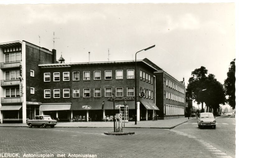 Blerick Antoniusplein met Antoniuslaan met Daf, Ophalen of Verzenden, 1960 tot 1980, Ongelopen, Limburg