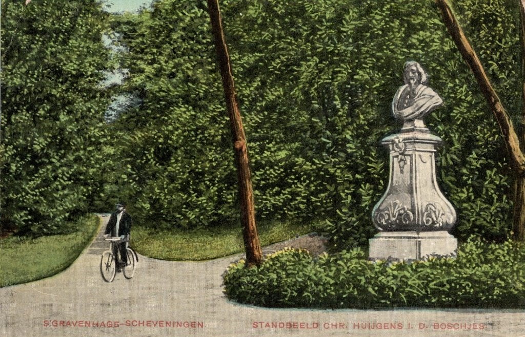 's Gravenhage  Standbeeld Chr Huijgens  met fietser, Ophalen of Verzenden, Voor 1920, Zuid-Holland