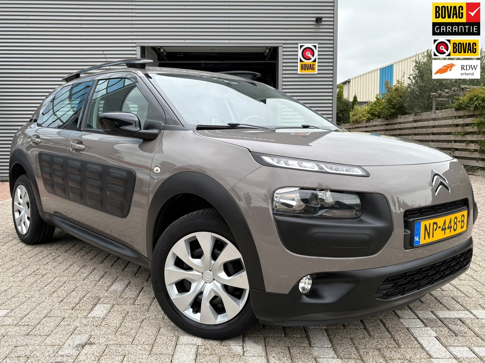 Citroen C4 Cactus 1.2 PureTech Feel nieuwe apk, Auto's, Voorwielaandrijving, Dealer onderhouden, Stof, 1199 cc