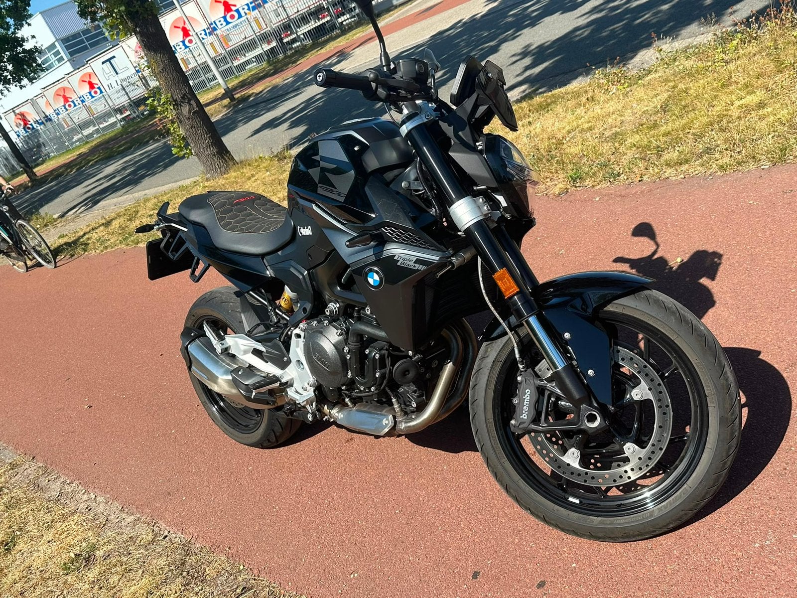 BMW F 900 R - Triple black - Custom zadel - Carplay, Motoren, 2 cilinders, Gebruikt, Particulier, Meer dan 35 kW