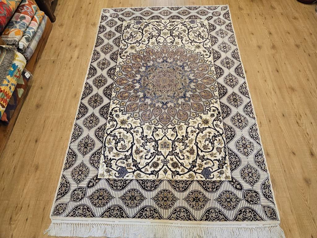 Vintage handgeknoopt perzisch isfahan 241x154, Info@SlatsAntiek.nl, Tweedehands, Perzisch, 150 tot 200 cm