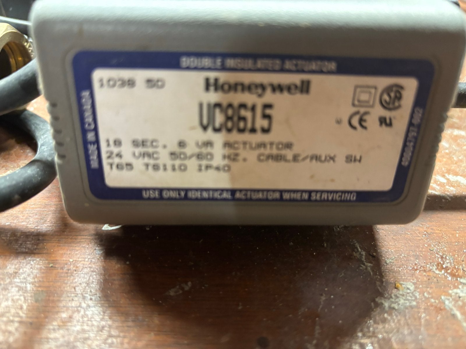 Honeywell zone kleppen  VC8615 Actuator met klep - 2 stuks, Doe-het-zelf en Verbouw, Verwarming en Radiatoren, Gebruikt, Minder dan 30 cm