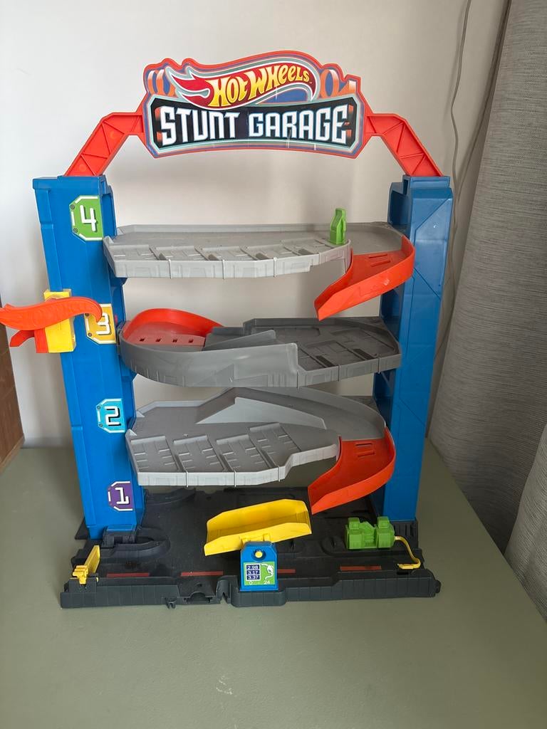 Hot Wheels Stunt Garage - Speelplezier voor uren!, Ophalen of Verzenden, Zo goed als nieuw