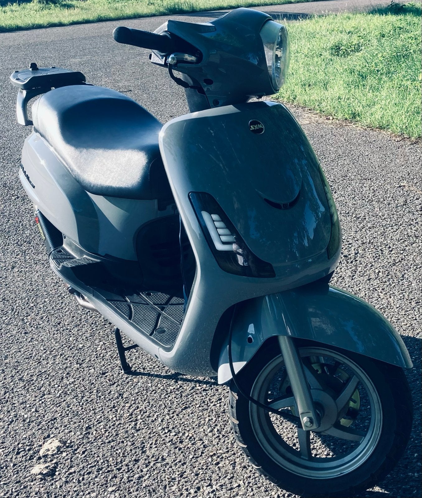 Sym Fiddle II Scooter 125s Grijs, Akrapovic uitlaat, Fietsen en Brommers, Scooters | SYM, Sym, Maximaal 45 km/u, Fiddle 2, Zo goed als nieuw