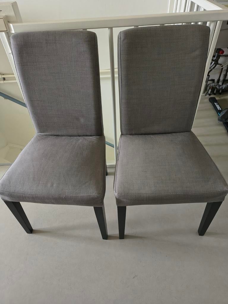 2 grijze stoelen Hendriksdal, Huis en Inrichting, Stoelen, Ophalen