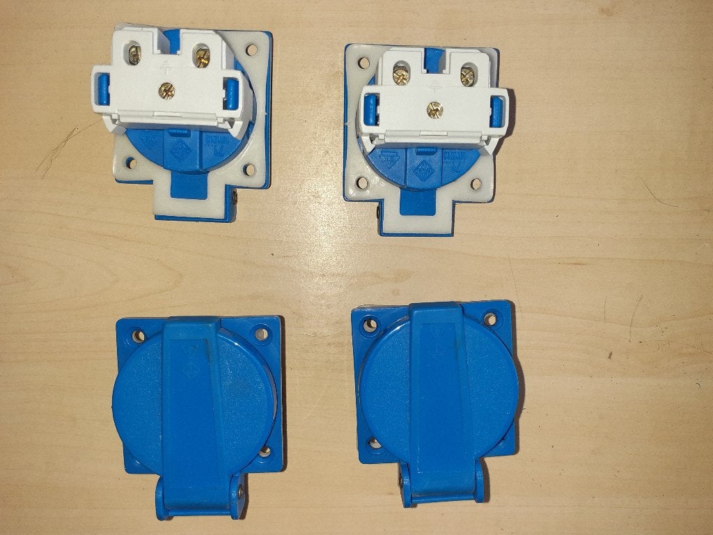 Schuko inbouw wandcontactdozen, Doe-het-zelf en Verbouw, Ophalen of Verzenden, Zo goed als nieuw, Overige merken, Stopcontact