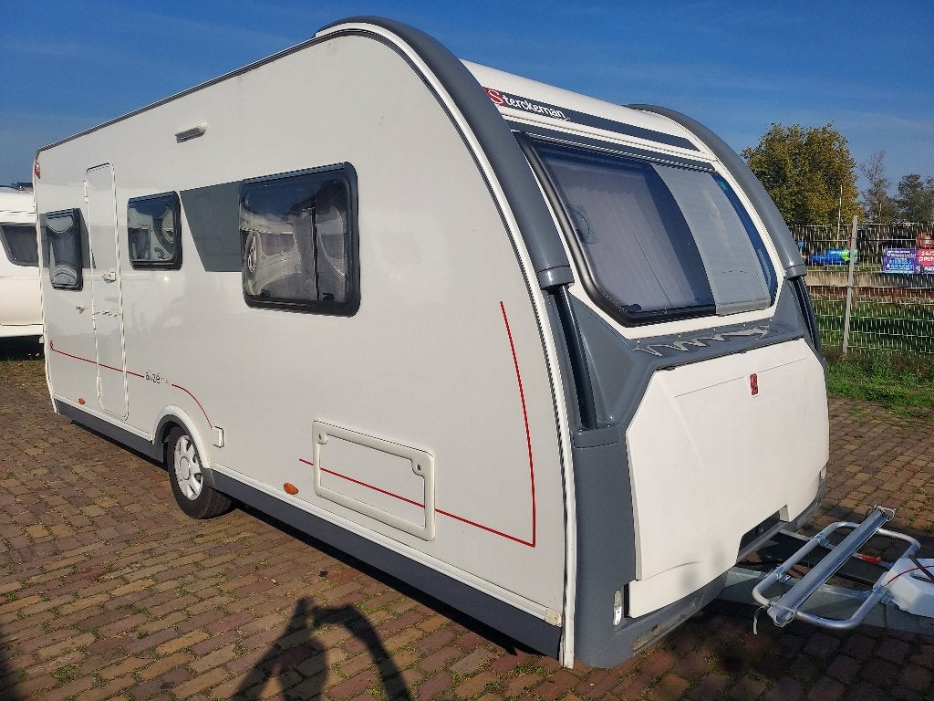 Sterckeman 460LJ Alize Bj 2014 lichte schade 8950 euro, Sterckeman, Bedrijf, Tot en met 4, 2 aparte bedden