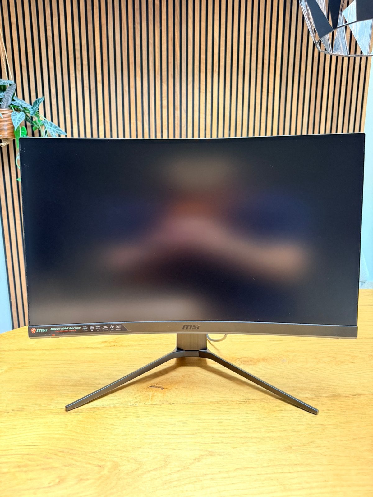 MSI Optix MAG272CQR, 101 t/m 150 Hz, Curved, VA, Full HD