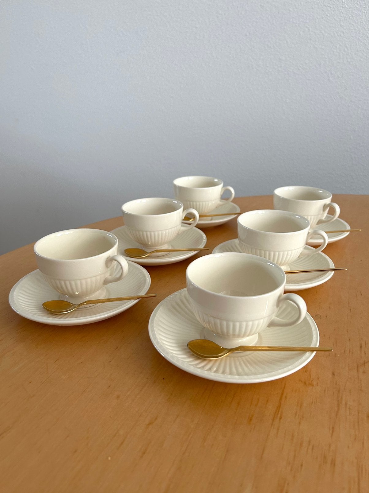 Klassieke Wedgwood Edme kopjes met lepeltjes, Antiek en Kunst, Antiek | Servies compleet, Ophalen of Verzenden