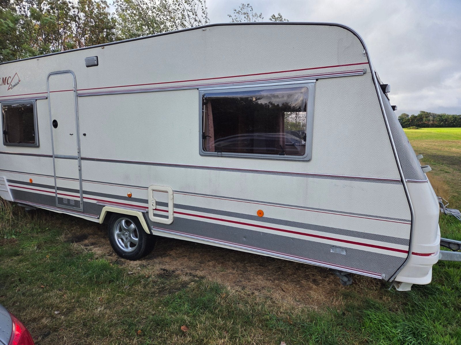 LMC Caravan met nieuwe voortent (2025 model), Caravans en Kamperen, Caravans, Vast bed, Rondzit, Particulier, 5 tot 6 meter