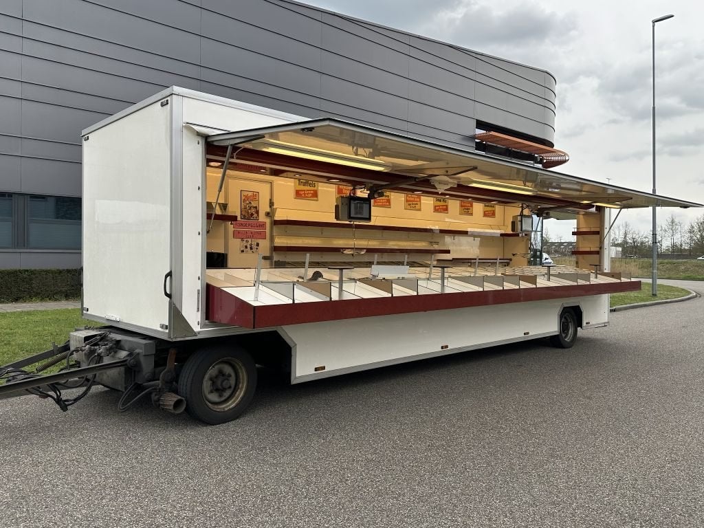Foto 4 van Zéér nette snoepverkoopwagen te koop!!