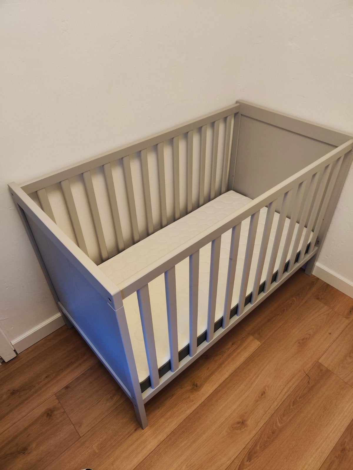 Babybedje, commode, box, babystoel en badje, Zo goed als nieuw, Minder dan 140 cm, Minder dan 70 cm, Ophalen