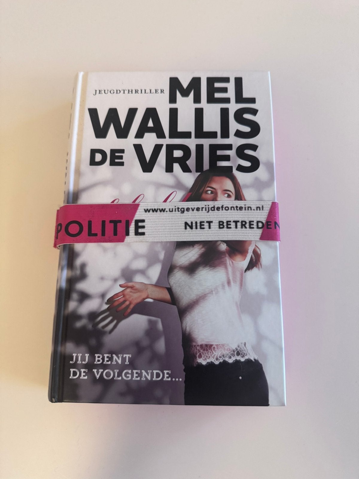 Mel Wallis de Vries - Schuld, Ophalen of Verzenden, Zo goed als nieuw
