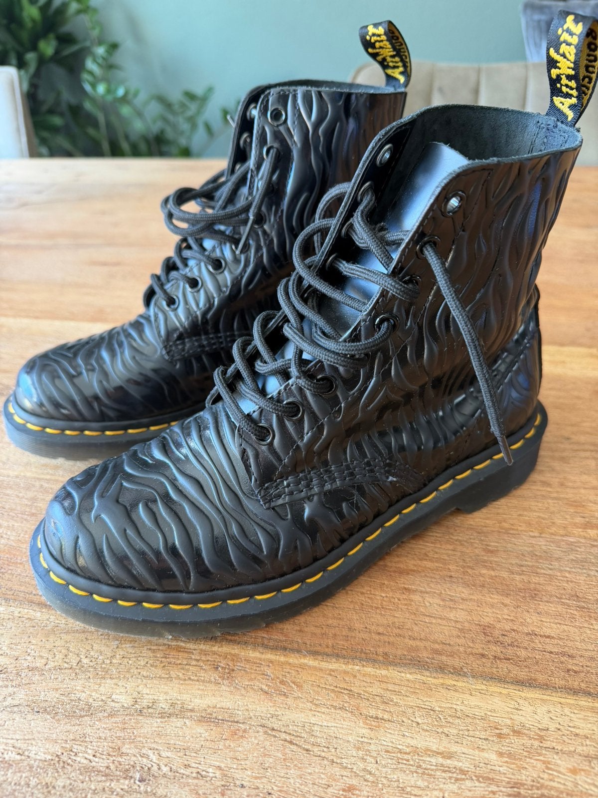 Dr. Martens 1460 Pascal Zebra Emboss Laarzen - Zwart Leer, Ophalen, Zo goed als nieuw, Zwart, Lage of Enkellaarzen