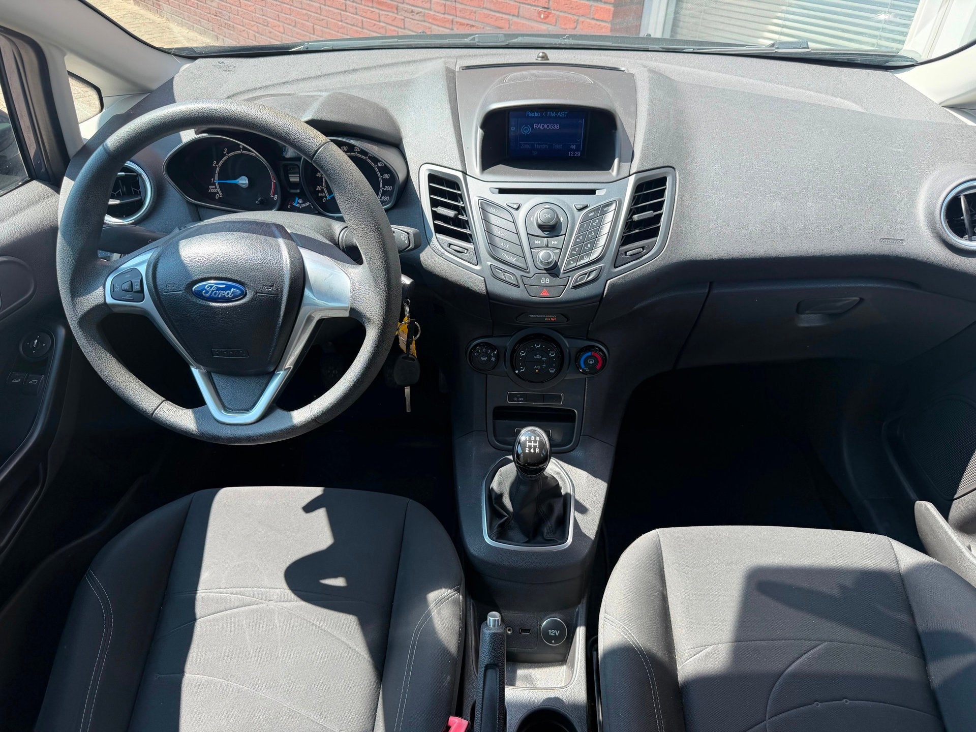 Ford Fiesta 1.0 Style / Navi / Airco / Stoelverw / 5DRS, Auto's, Voorwielaandrijving, Euro 5, Stof, 525 kg