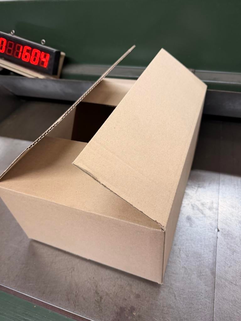Dozen Verzendozen 37x25x14 cm 1200 stuks perf voor webshops, Doos, Minder dan 50 cm, Ophalen of Verzenden, Minder dan 40 cm