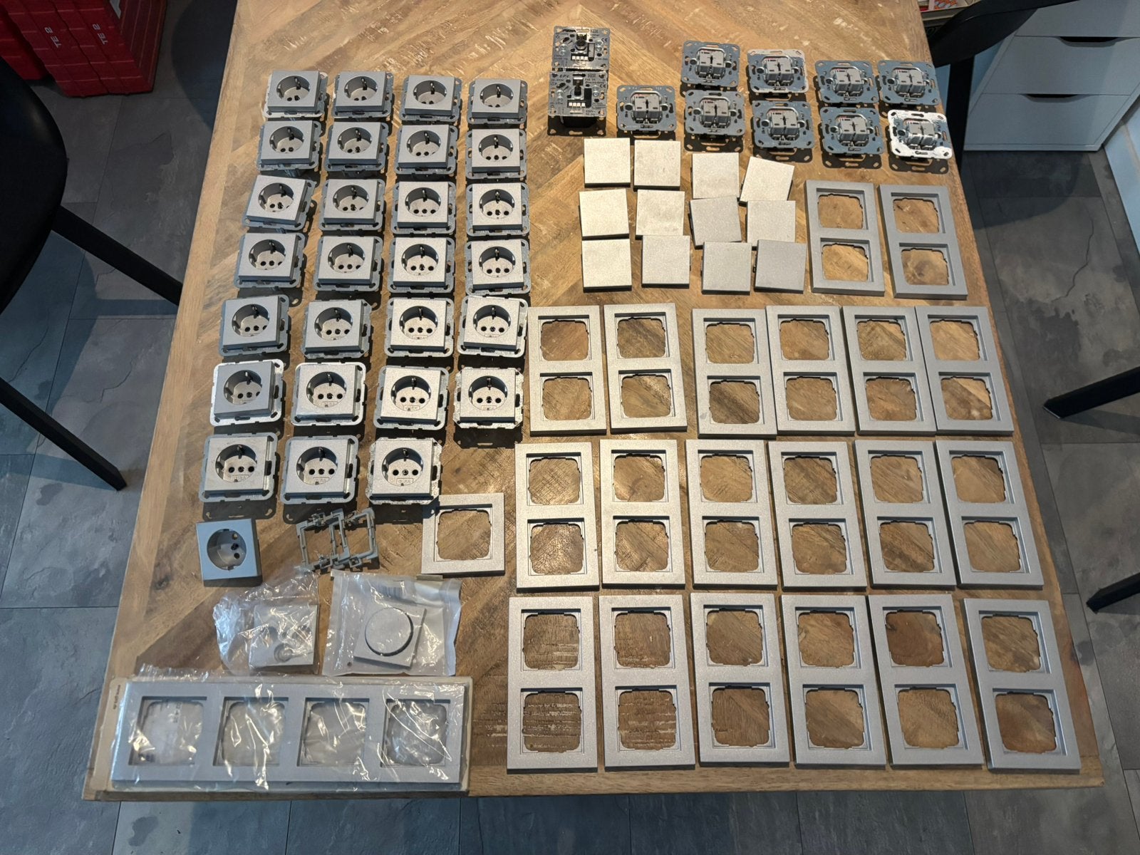 Conplete set gira schakelmateriaal, Ophalen of Verzenden, Gebruikt, Overige typen