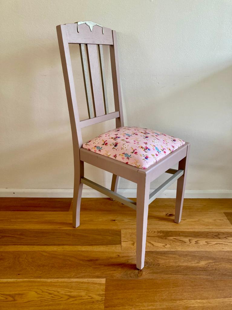Gerestylde antieke stoel kinderkamer, Ophalen