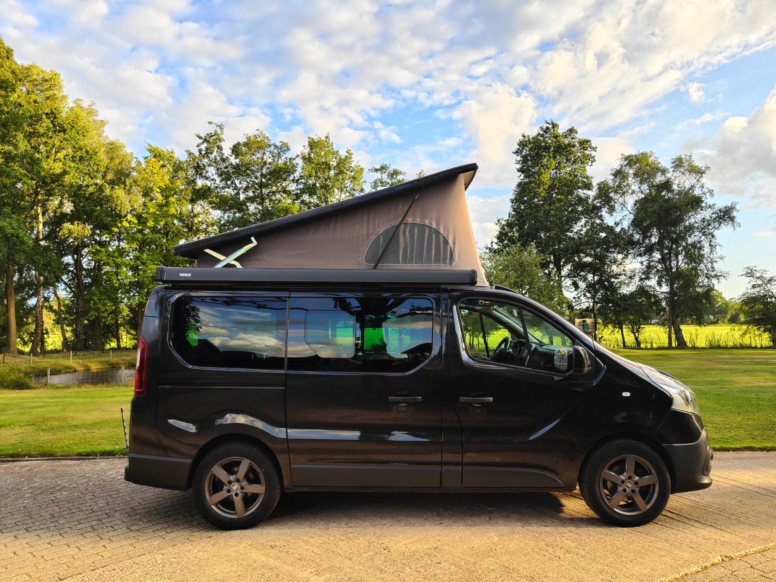 Westfalia Michelangelo compacte buscamper Nissan NV300, Caravans en Kamperen, Verwarmde buitenspiegels, Chemisch toilet, Buscamper of Camperbus