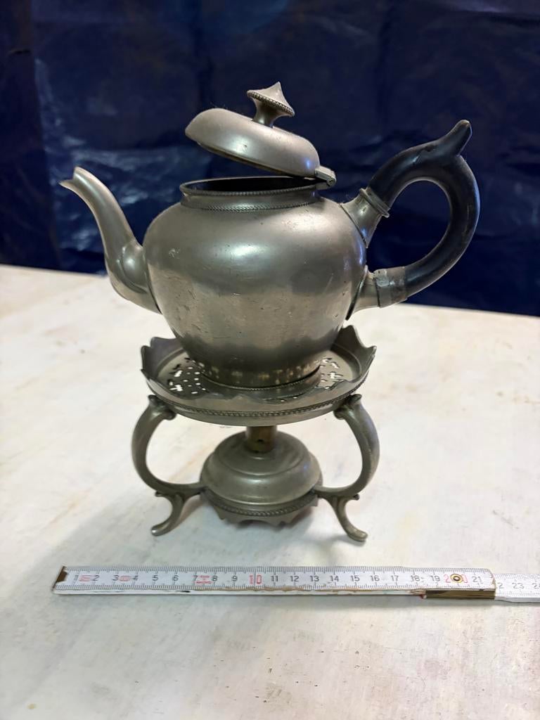 Antieke tinnen theepot met rechaud, Ophalen