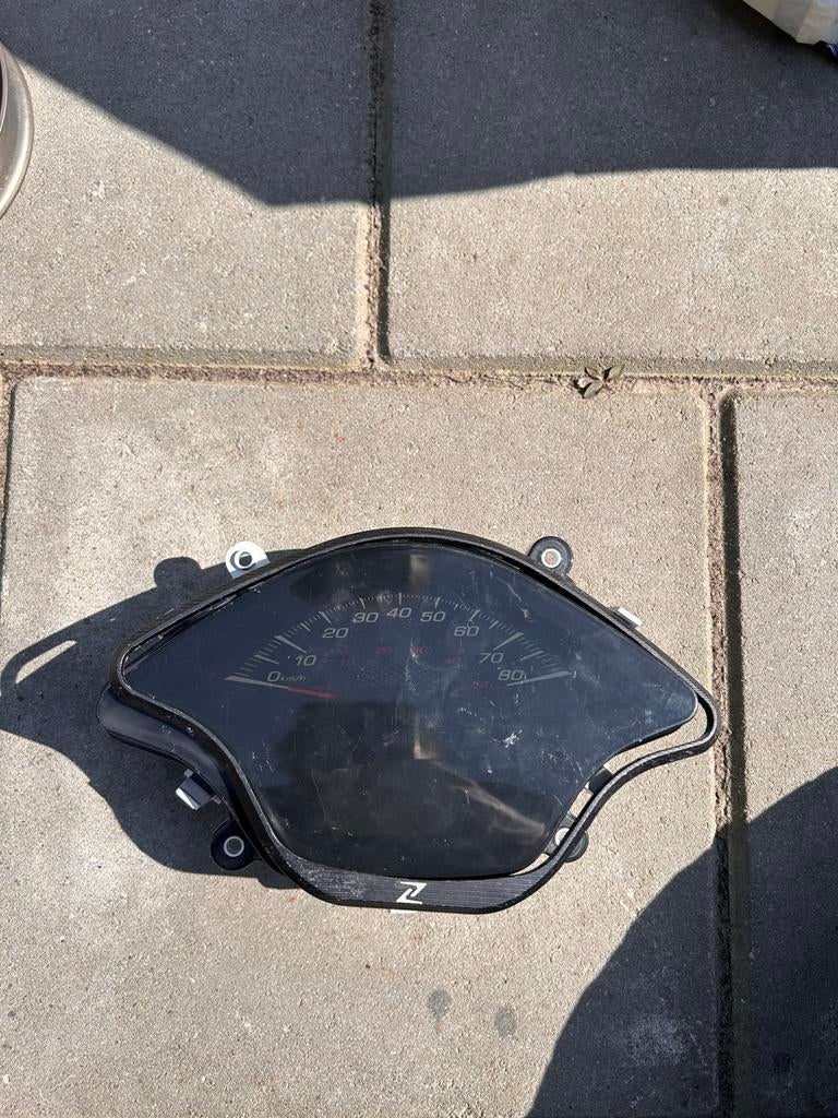 Vespa sprint teller met zelioni lijst, Ophalen of Verzenden