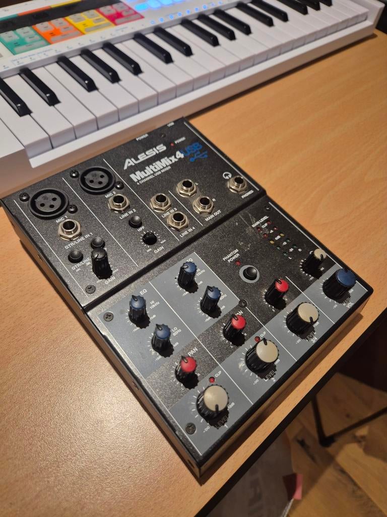 Alesis Multimix4 USB 4 channel usb mixer, Muziek en Instrumenten, Synthesizers, Ophalen of Verzenden, Overige aantallen, Overige merken