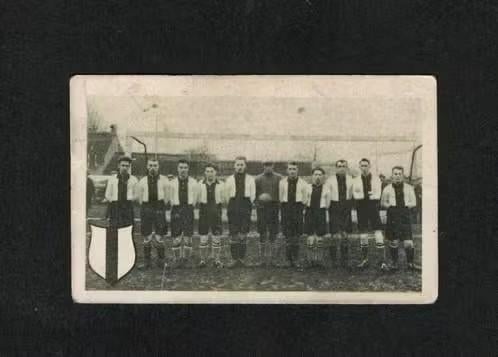 Voetbalplaatje FC Dongen 1930/1931 (357)., Verzamelen, Ophalen of Verzenden, Zo goed als nieuw