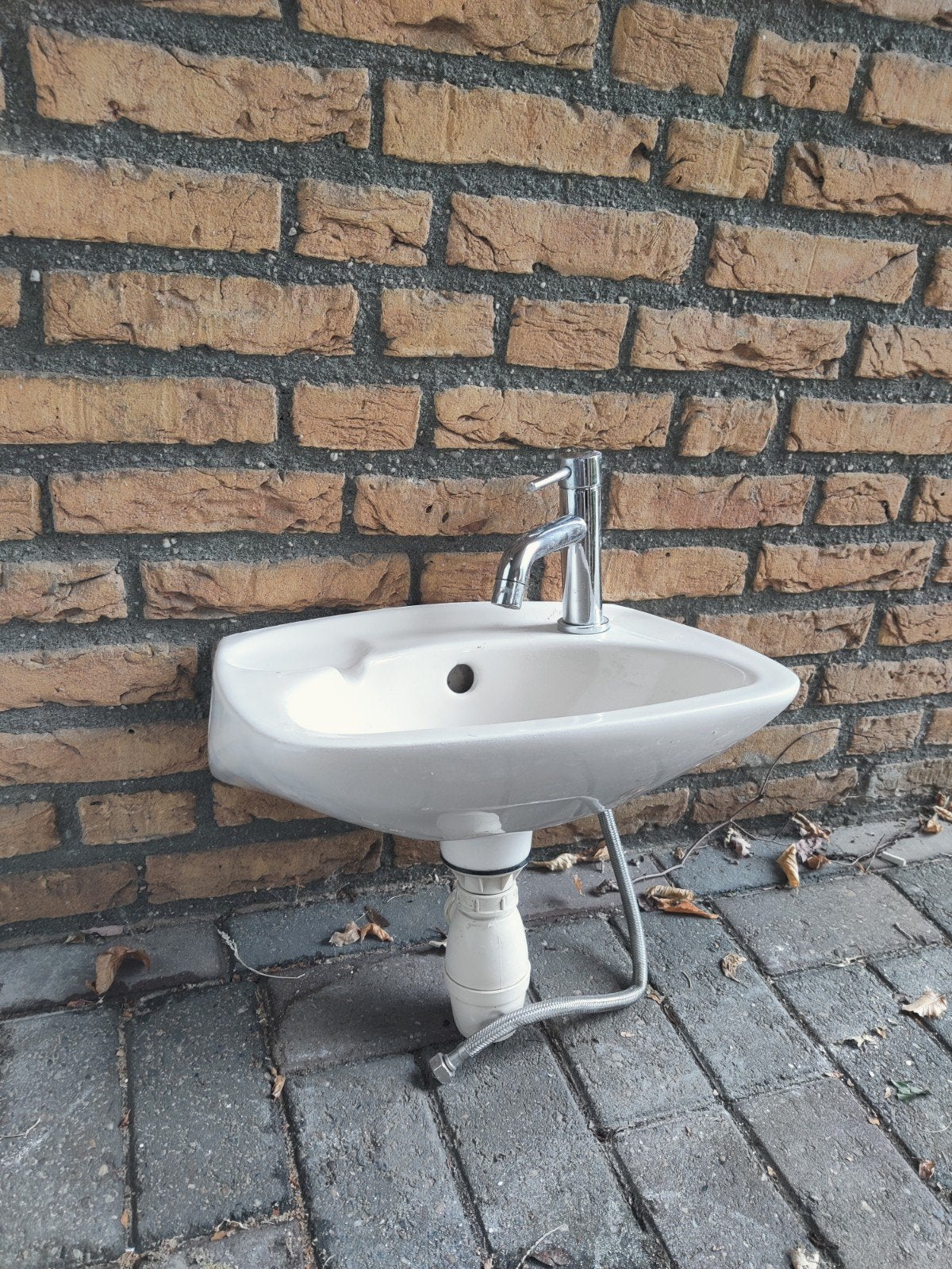 Keramiek fontein met zilveren kraan, Doe-het-zelf en Verbouw, Ophalen, Gebruikt, Steen, Wastafel