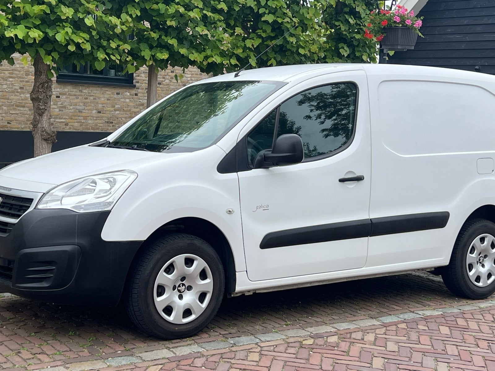 Peugeot Partner Electric GB  122 L1 67pk 3-zits EX BTW, Stof, 22 kWh, 1564 kg, Elektrisch