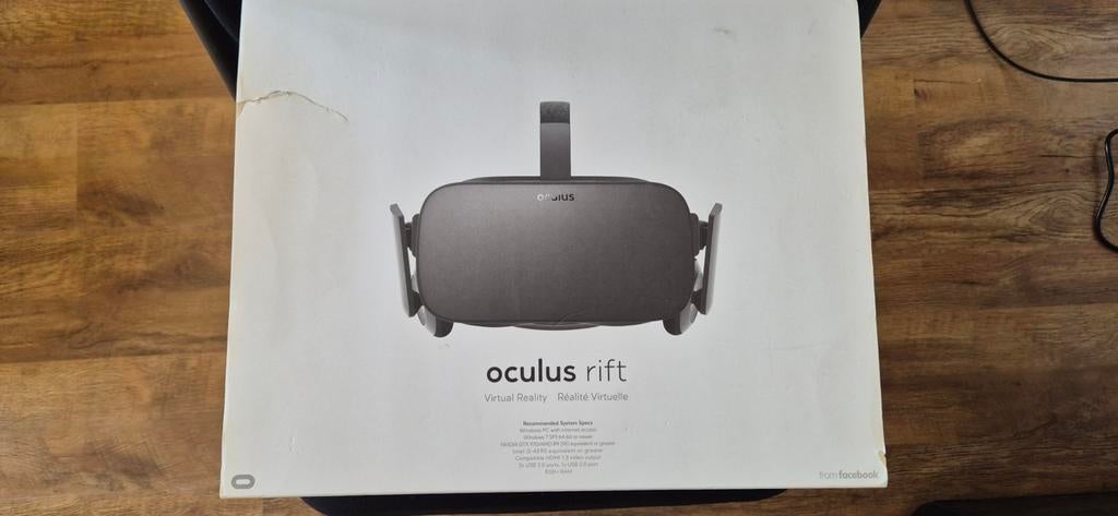 Oculus Rift CV1 met sensor, Spelcomputers en Games, Virtual Reality, Ophalen of Verzenden, Gebruikt, VR-bril, Pc