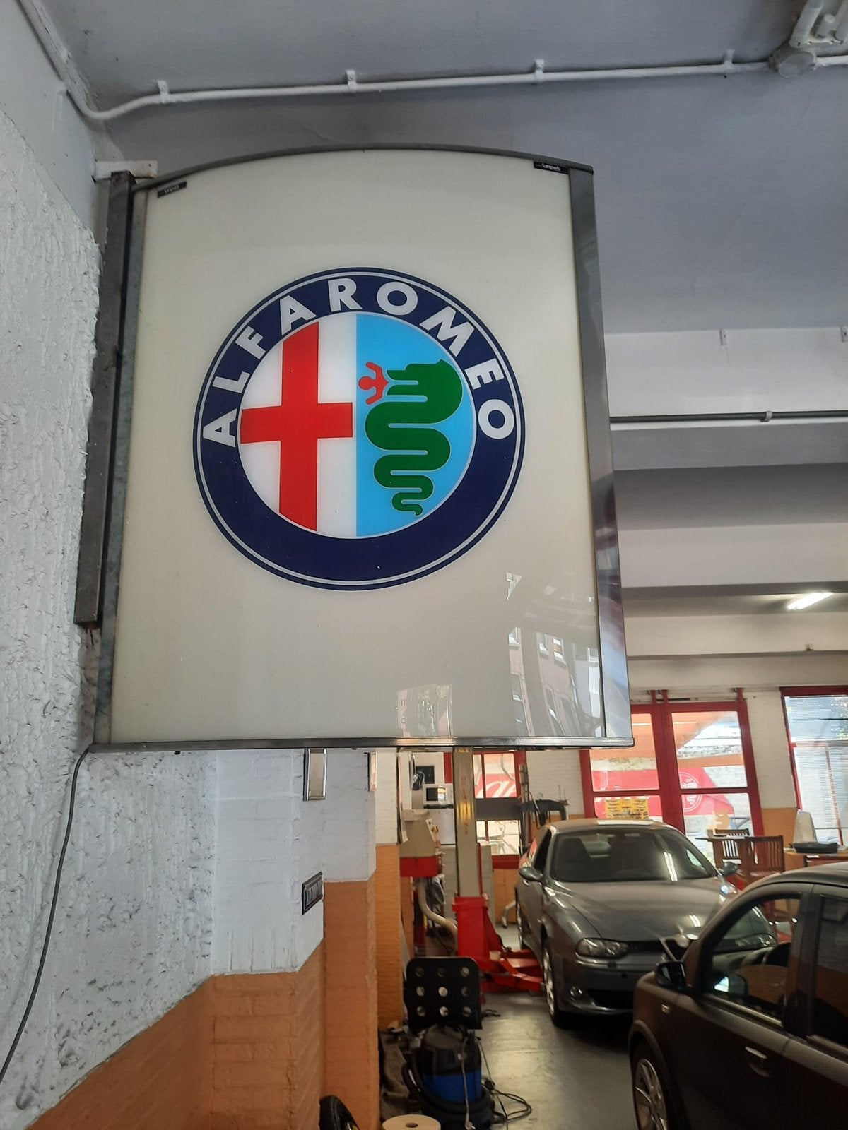 Alfa reclamebord twee zijden verlichting, Ophalen