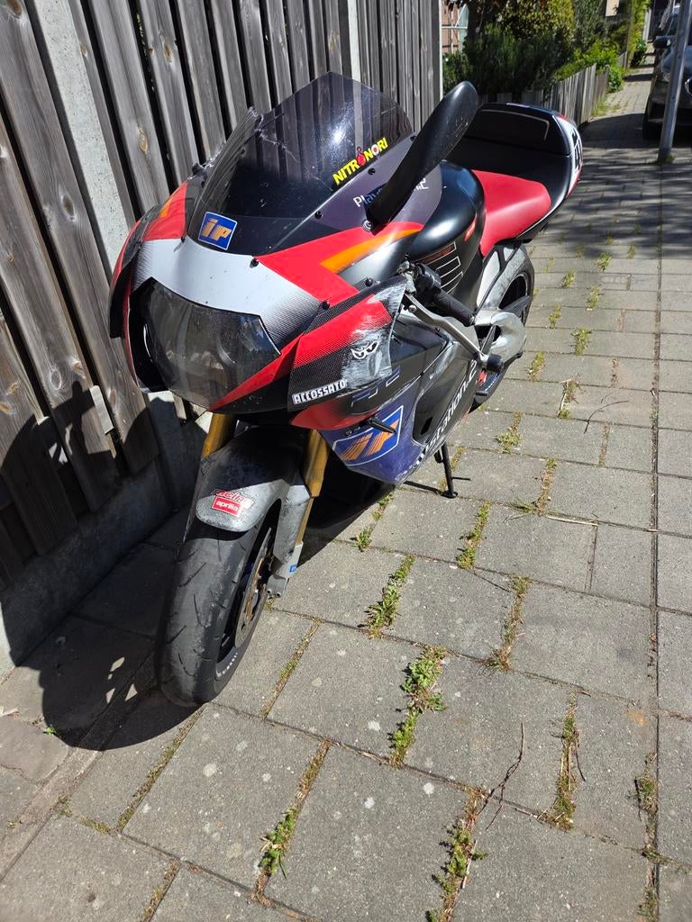 SCHADE Aprilia RSV mille R, 2 cilinders, Super Sport, 998 cc, Ophalen