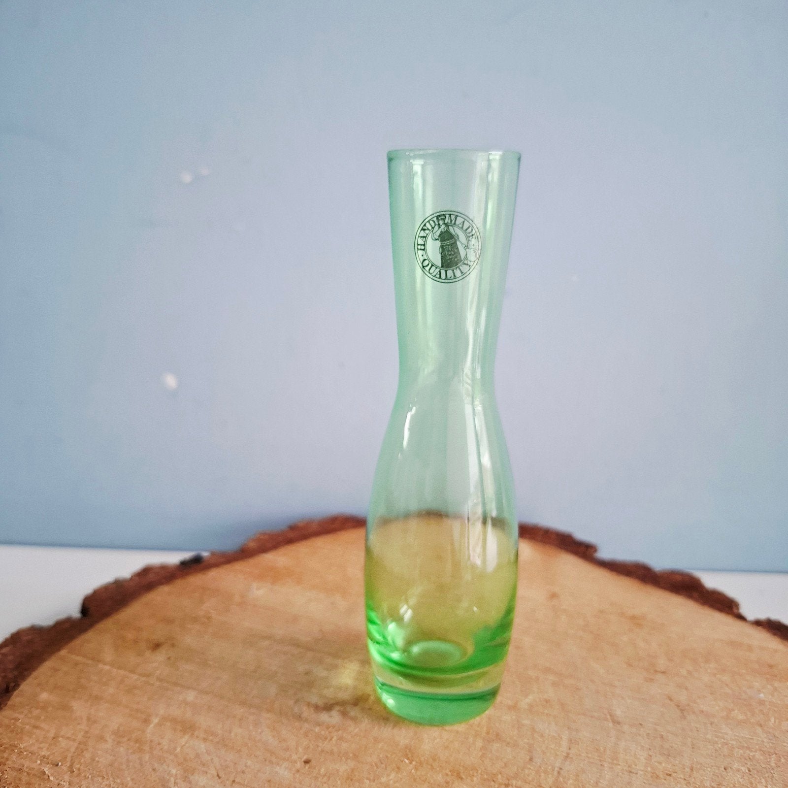 Vintage groen glazen vaasje - handmade, Ophalen of Verzenden