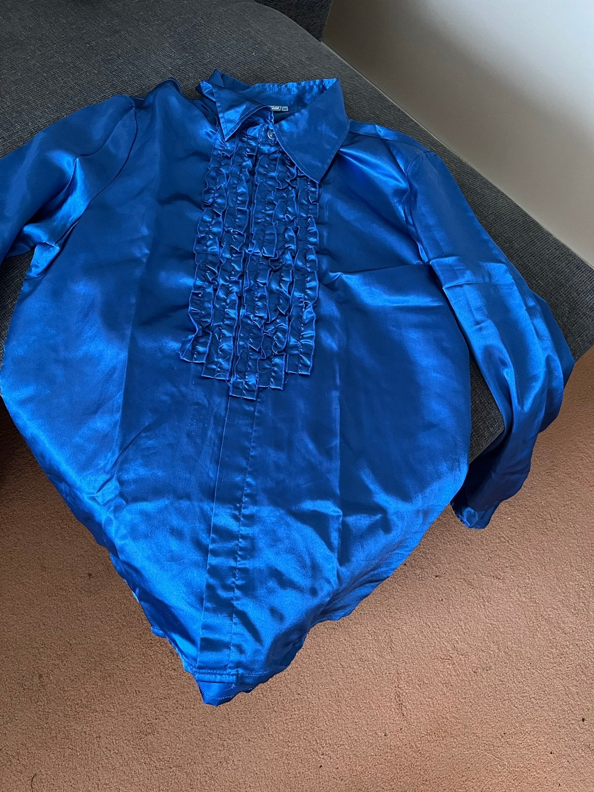 Blauw satijnen overhemd met ruches, Maat 38/40 (M), Carnaval, Ophalen of Verzenden, Zo goed als nieuw