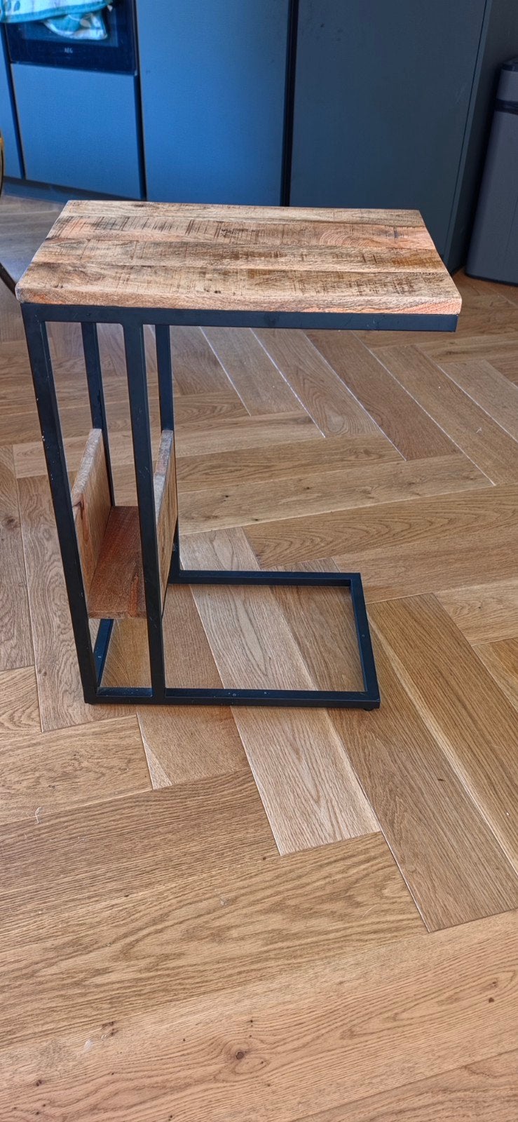 Bijzettafel industrieel hout en metaal, Huis en Inrichting, Tafels | Bijzettafels, Ophalen, Minder dan 55 cm, Zo goed als nieuw